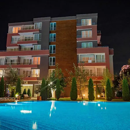 Spacious One-bedroom In The Heart Of Sunny By Menada Διαμέρισμα *